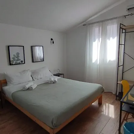 Triscele House *