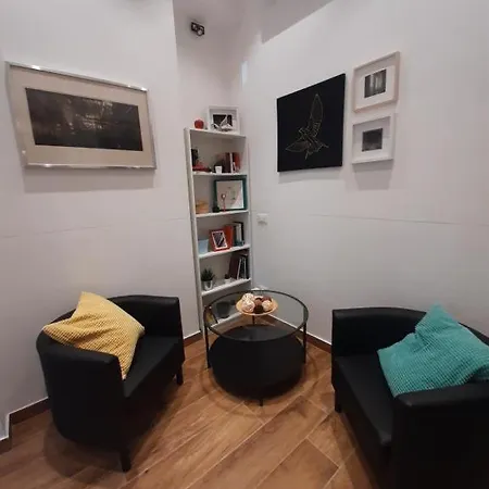 Pensión Triscele House 3*